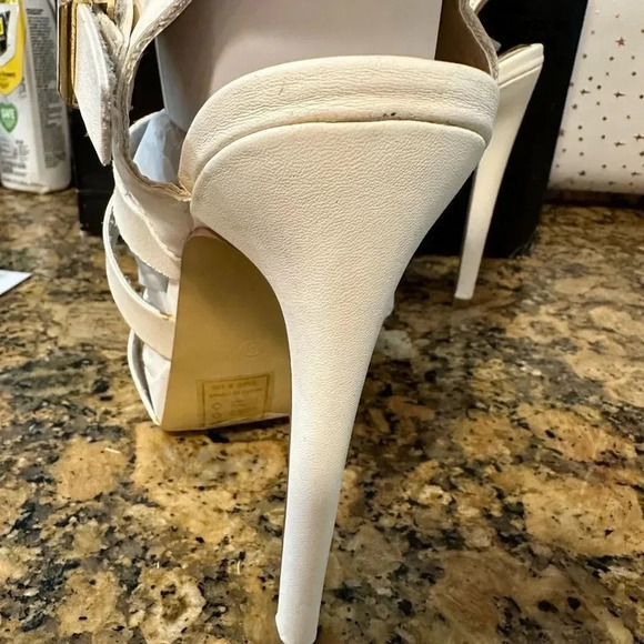 Scene Weaver White Strappy Heels NIB SZ 8 - Picture 5 of 8